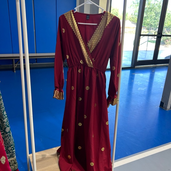 Long Dress - Picture 6 of 8